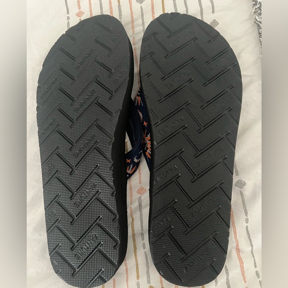 NWT Merence dark navy patterned flip-flops - Picture 2 of 4